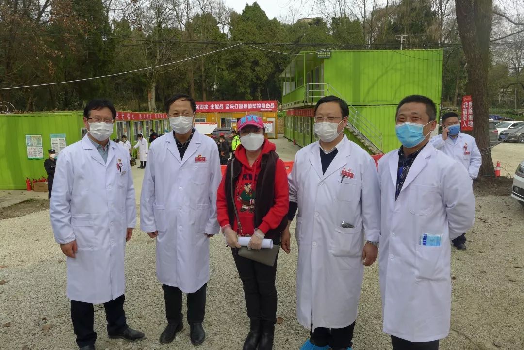 贵州众合天下向贵州省红十字会捐赠抗“疫”物资